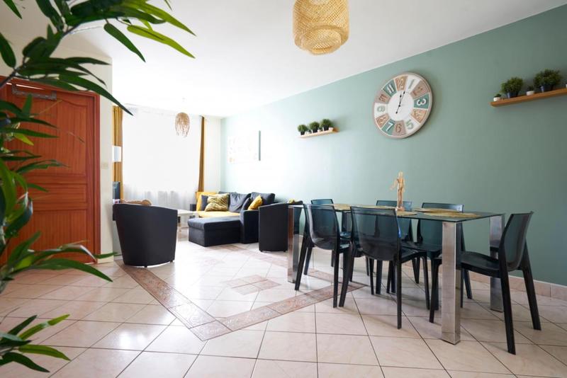 Maison - 101 m² - 5 pièces