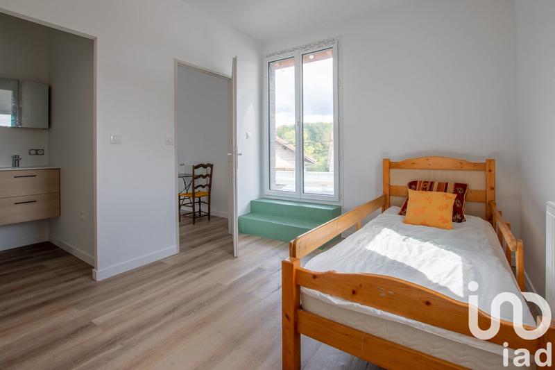 Maison - 180 m² - 9 pièces