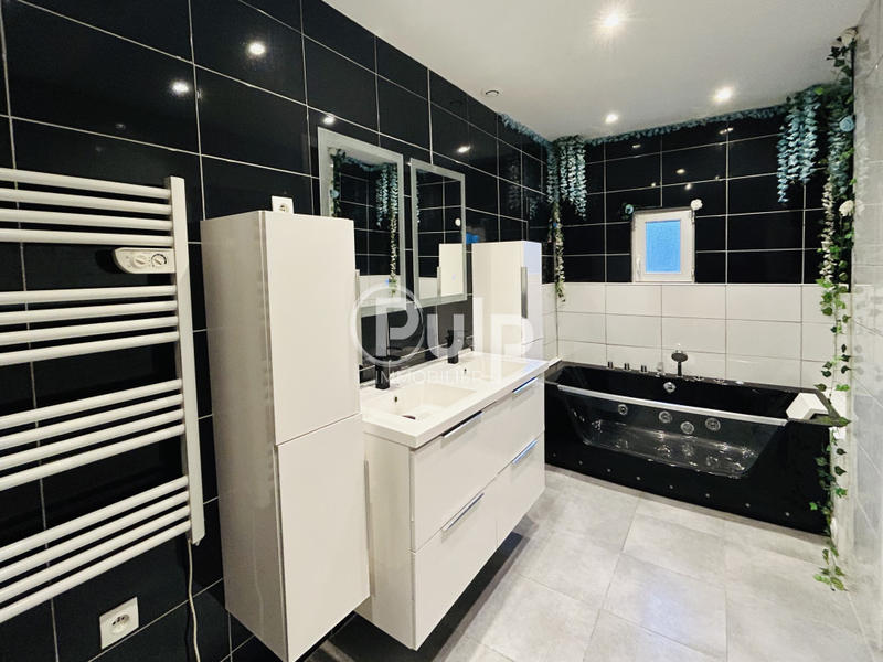 Maison - 146 m² - 4 pièces