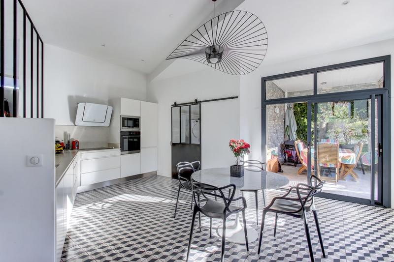 Maison - 180 m² - 6 pièces