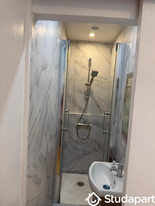 Chambre - 9 m² - 1 pièce