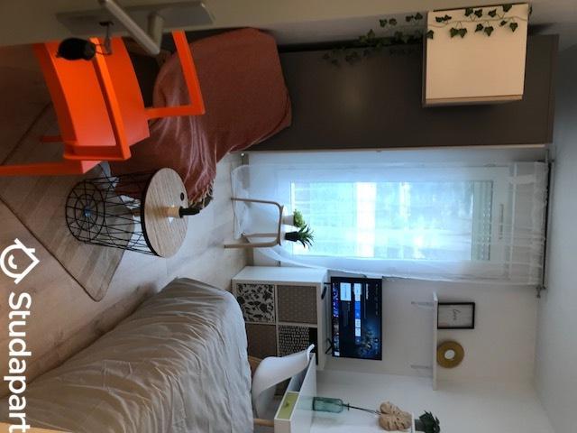 Chambre - 11 m² - 1 pièce