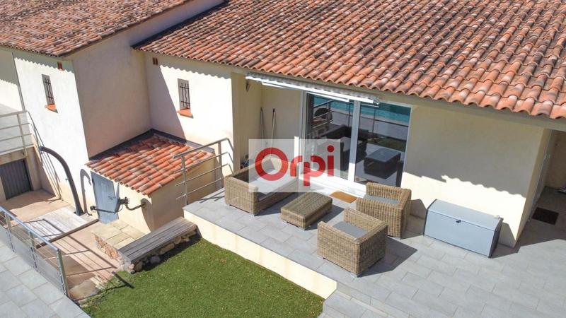 Villa - 124 m² - 6 pièces