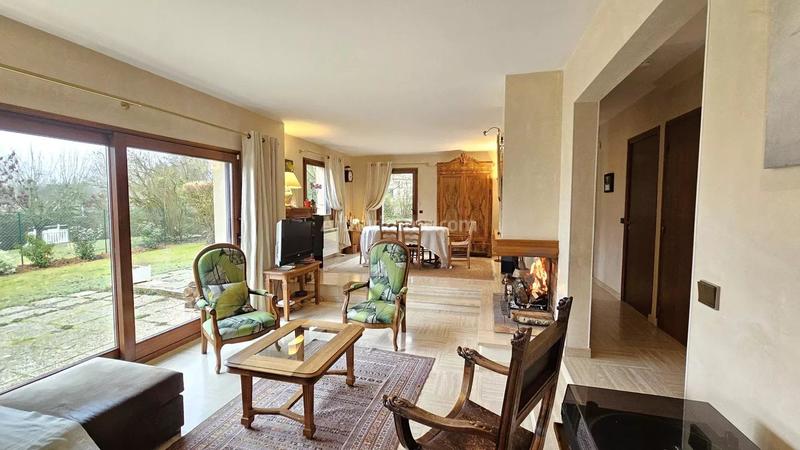 Maison - 180 m² - 7 pièces