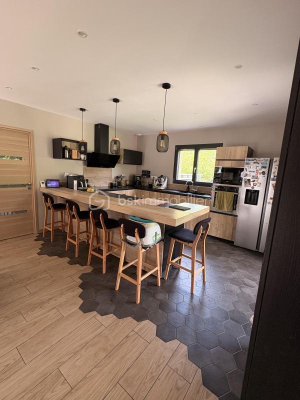 Pavillon - 180 m² - 8 pièces