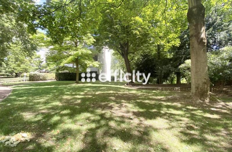 Appartement ancien - 105 m² - 5 pièces