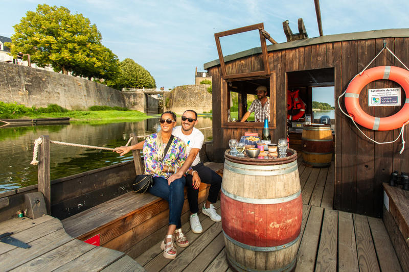 À bord d’une toue cabanée : entre Loire, plantes sauvages &amp; plaisirs gustatifs