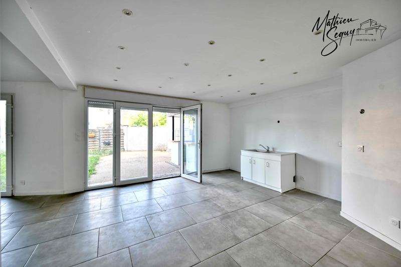 Local d'activité / Entrepôt - 274 m² - 9 pièces