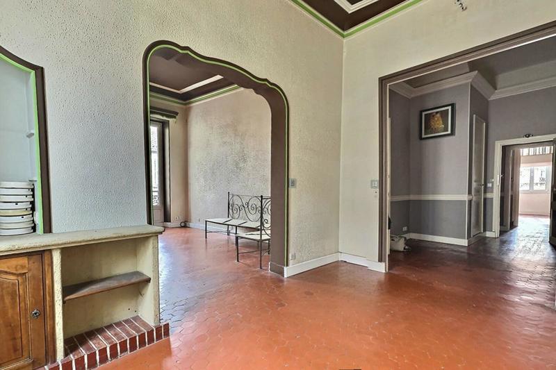 Appartement - 157 m² - 6 pièces