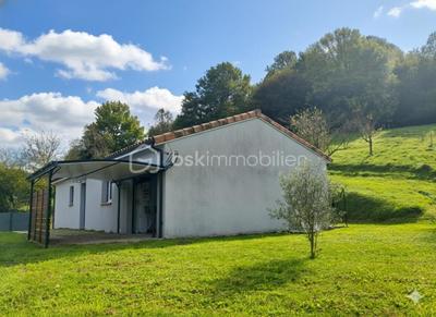 Maison - 80 m² - 4 pièces