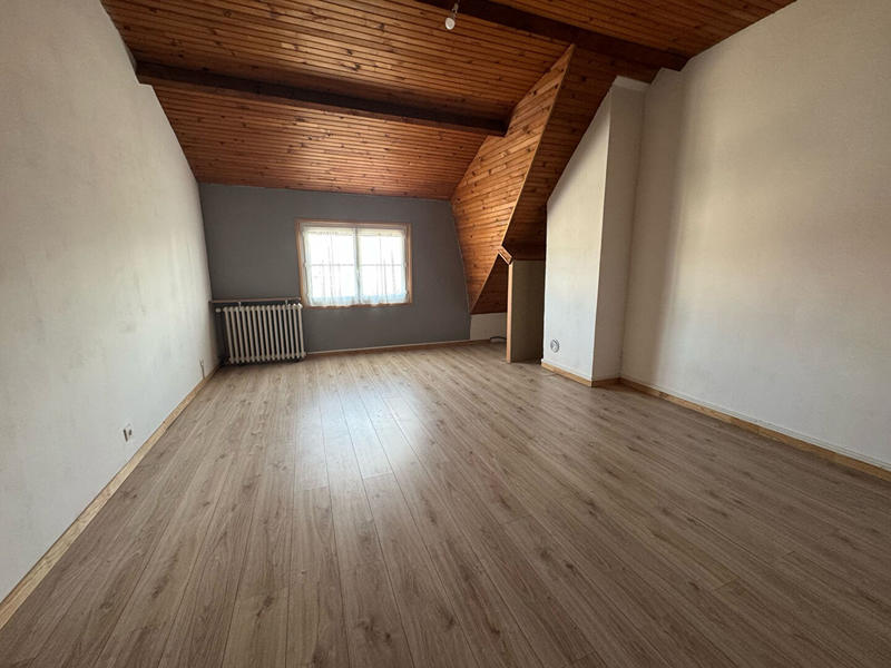 Maison - 190 m² - 8 pièces