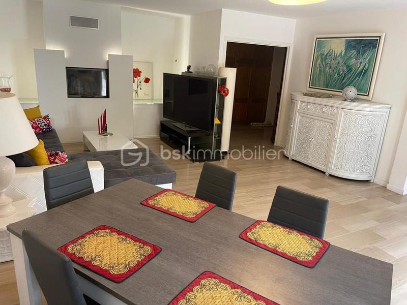 Villa - 203 m² - 7 pièces