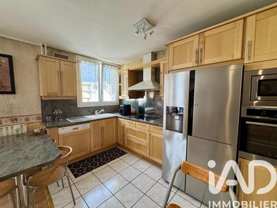 Appartement - 80 m² - 4 pièces