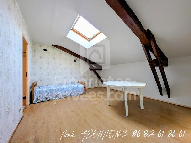 Maison - 200 m² - 8 pièces