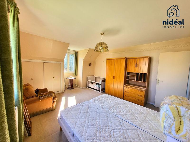 Maison - 190 m² - 8 pièces