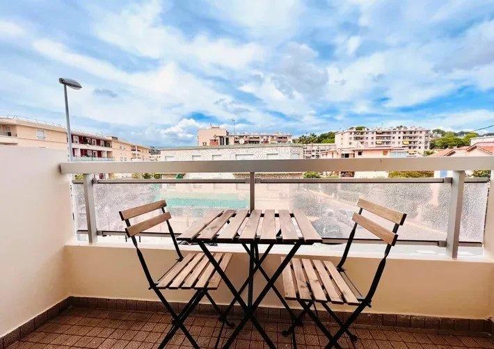 Appartement - 100 m² - 4 pièces