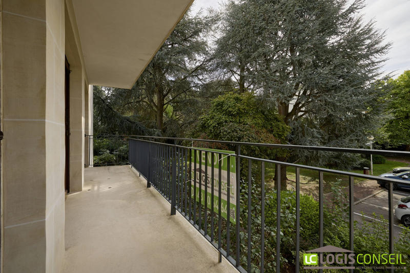 Appartement - 100 m² - 4 pièces