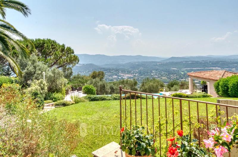 Propriété - 230 m² - 6 pièces