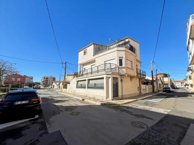 Appartement - 180 m² - 8 pièces