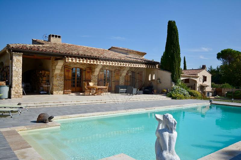 Villa - 250 m² - 6 pièces