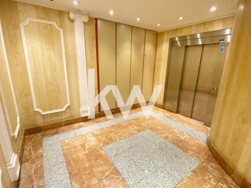 Appartement - 99 m² - 4 pièces