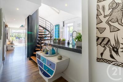 Maison - 158 m² - 6 pièces