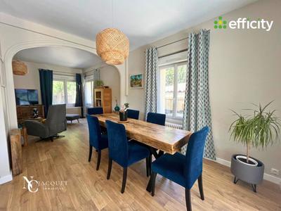 Maison - 275 m² - 7 pièces
