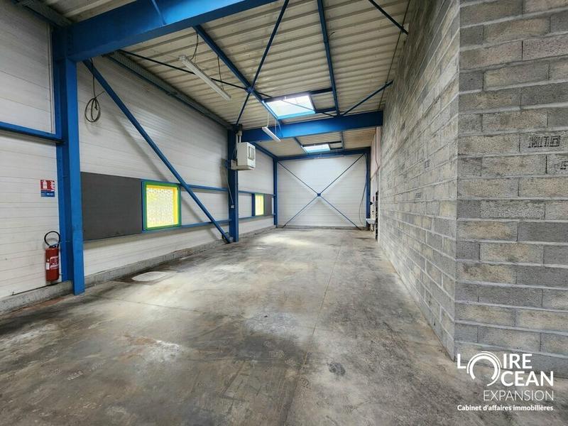 Entrepôt - 318 m²