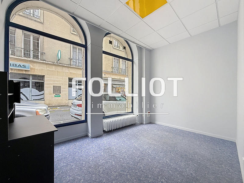 Local commercial - 120 m² - 6 pièces