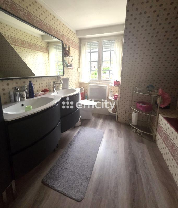 Maison - 162 m² - 7 pièces