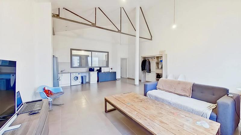 Loft - 95 m² - 3 pièces