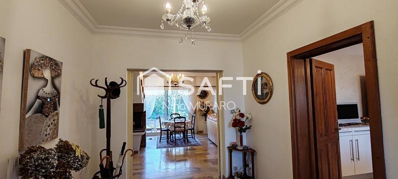 Maison - 220 m² - 6 pièces