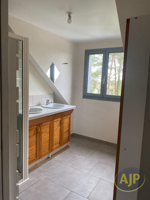 Appartement - 79 m² - 4 pièces