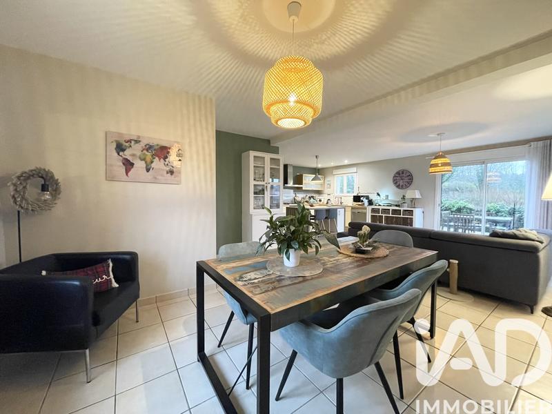 Maison - 99 m² - 5 pièces