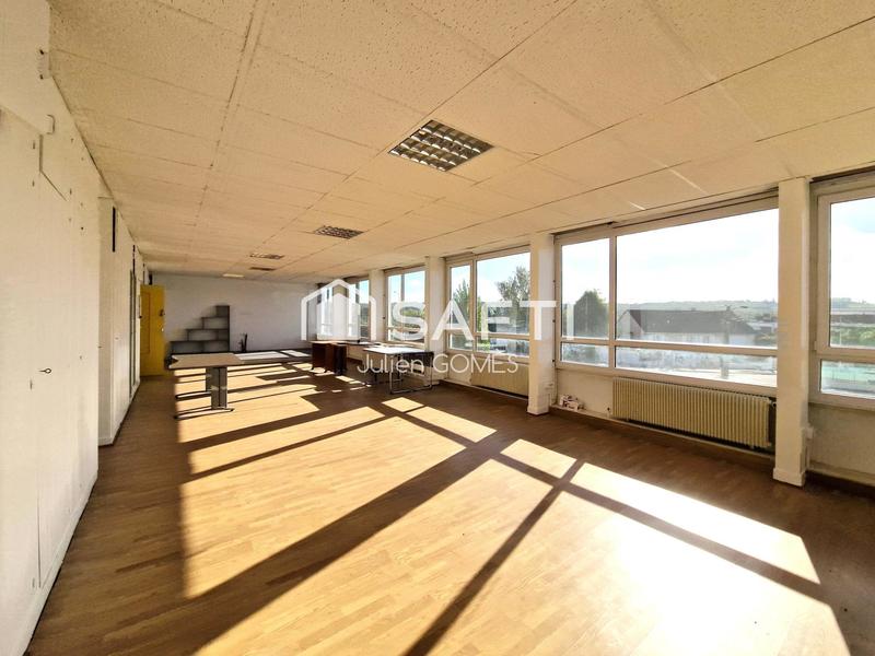 Bureau - 2 000 m² - 40 pièces