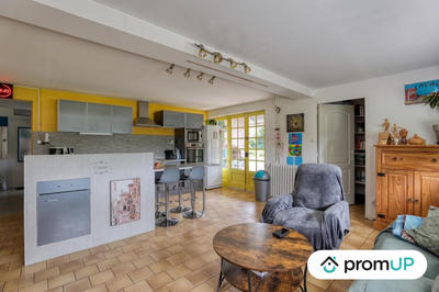 Maison traditionnelle - 210 m² - 6 pièces