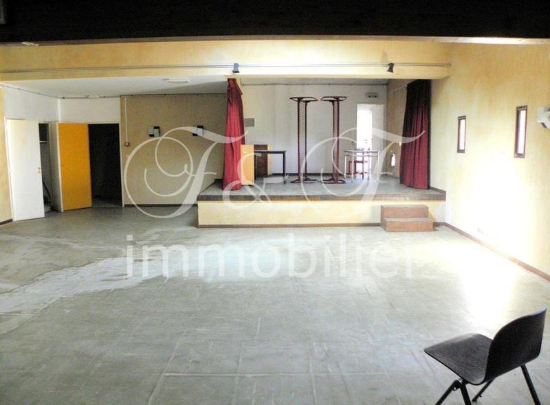 Propriété - 3 000 m²