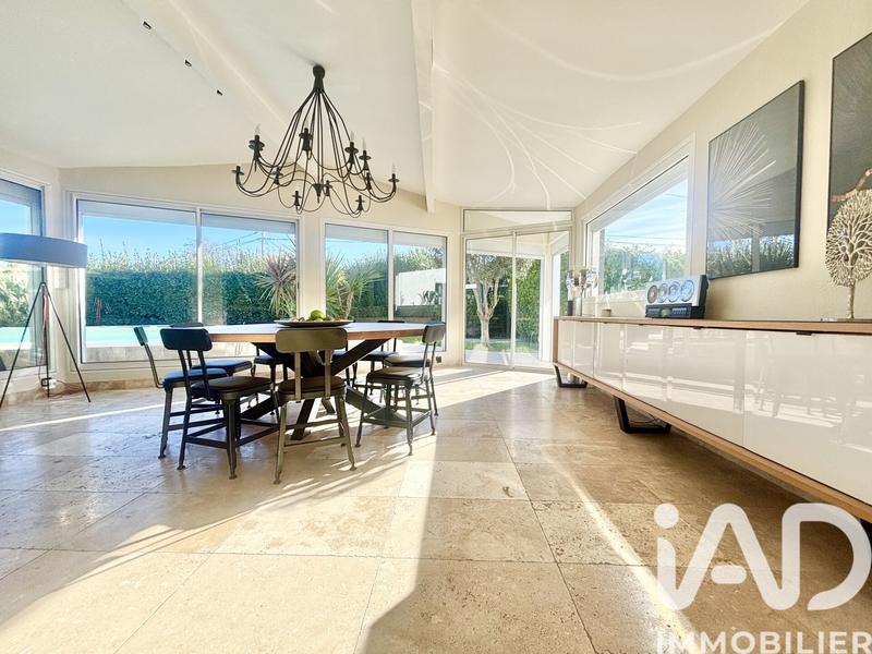 Maison - 200 m² - 7 pièces