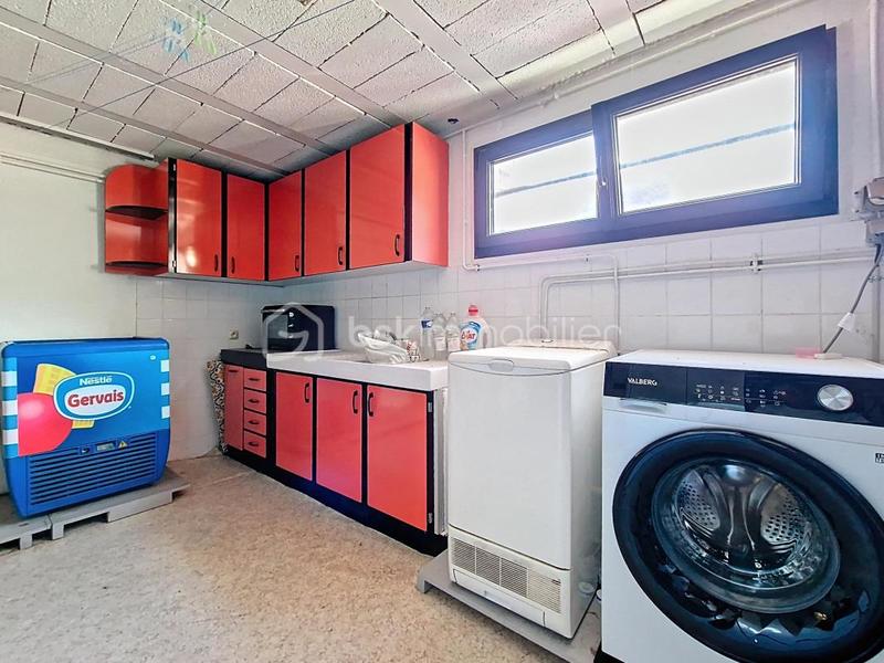 Maison traditionnelle - 180 m² - 8 pièces