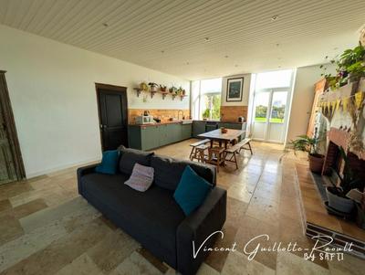 Maison - 121 m² - 5 pièces