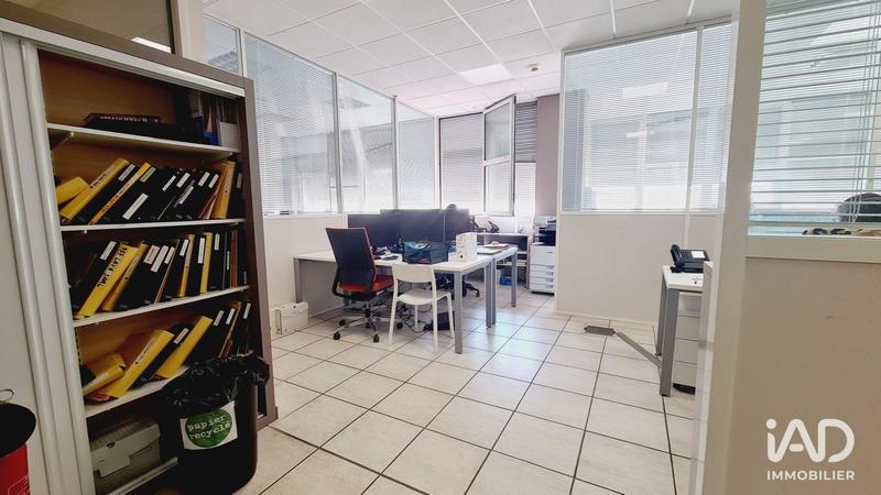 Bureau - 487 m²