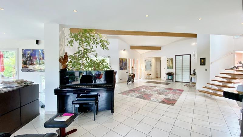 Maison contemporaine - 330 m² - 7 pièces