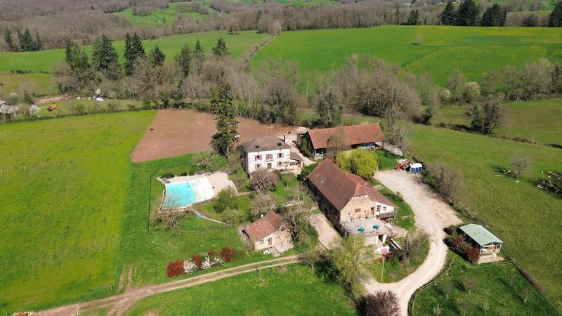 Maison - 510 m² - 16 pièces