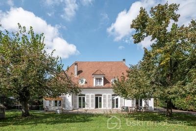 Maison de maîtres - 310 m² - 10 pièces