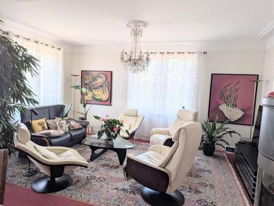 Maison - 260 m² - 8 pièces