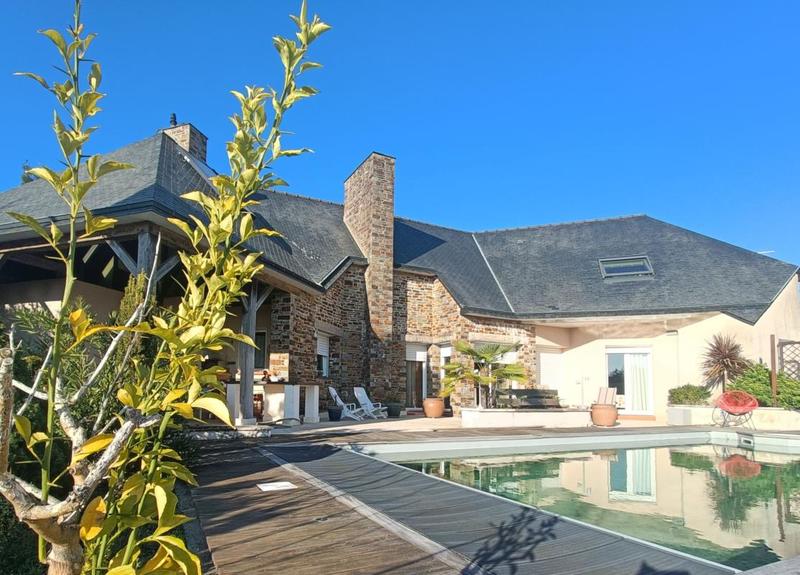 Maison - 203 m² - 5 pièces