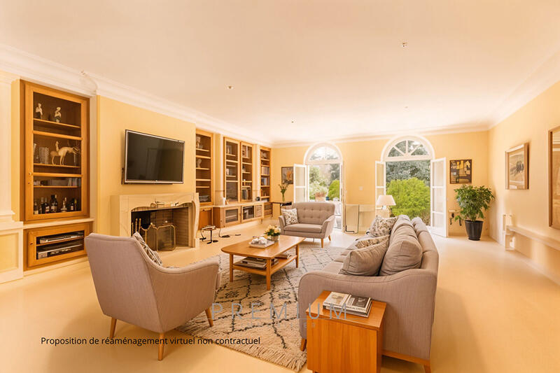 Demeure - 357 m² - 10 pièces