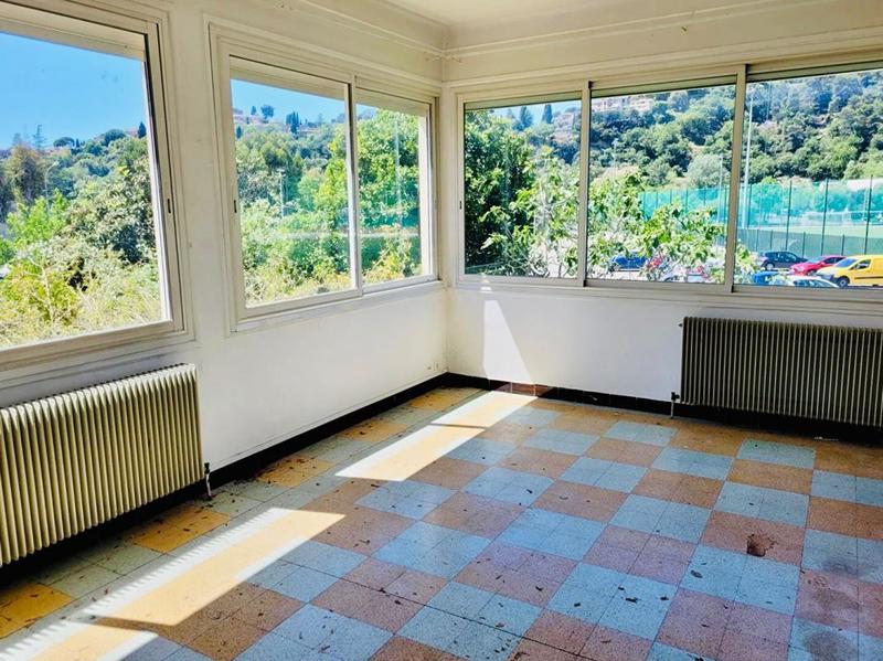 Appartement - 100 m² - 4 pièces