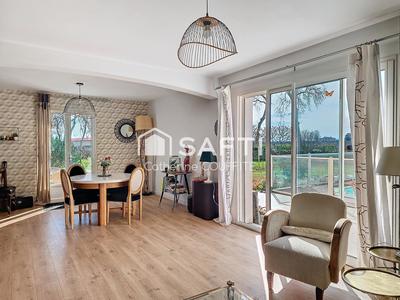 Maison - 166 m² - 7 pièces