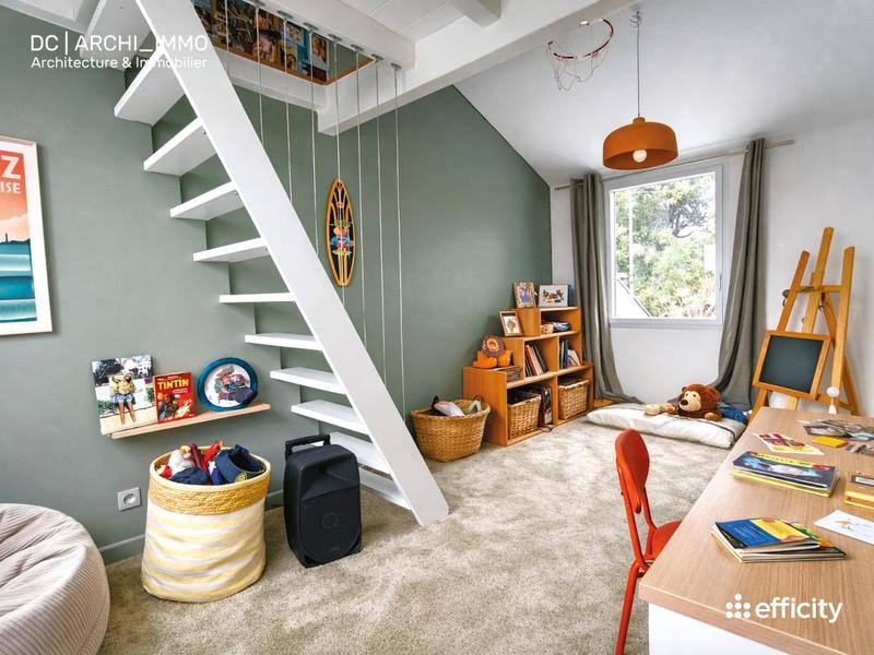 Maison - 223 m² - 7 pièces